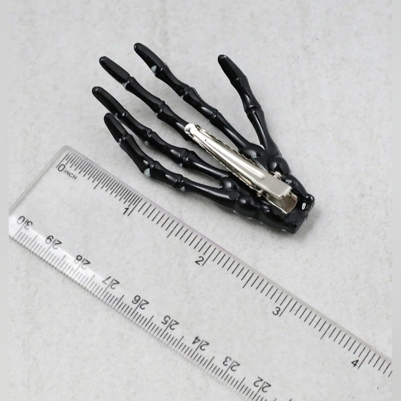 Halloween - Skeleton Hand Hair Clip BNIB - Picture 6 of 6